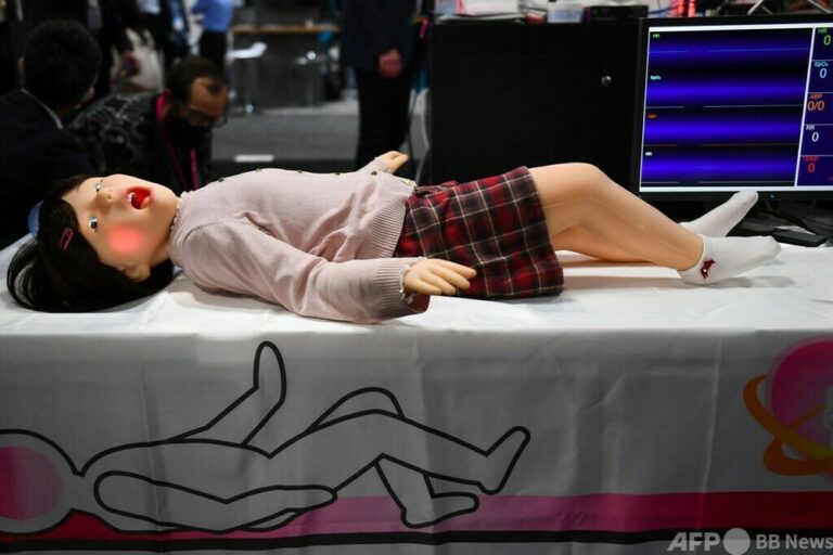 日本企業が開発した医療用ロボットが意図的に不気味にされた外観だと判明して目撃者もビックリ U1 NEWS.